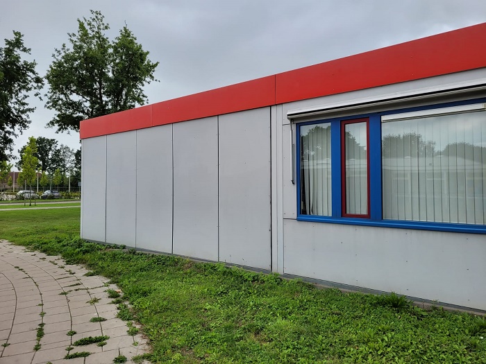 44332 - Modular container building can be used as a 100 beds hospital Europe